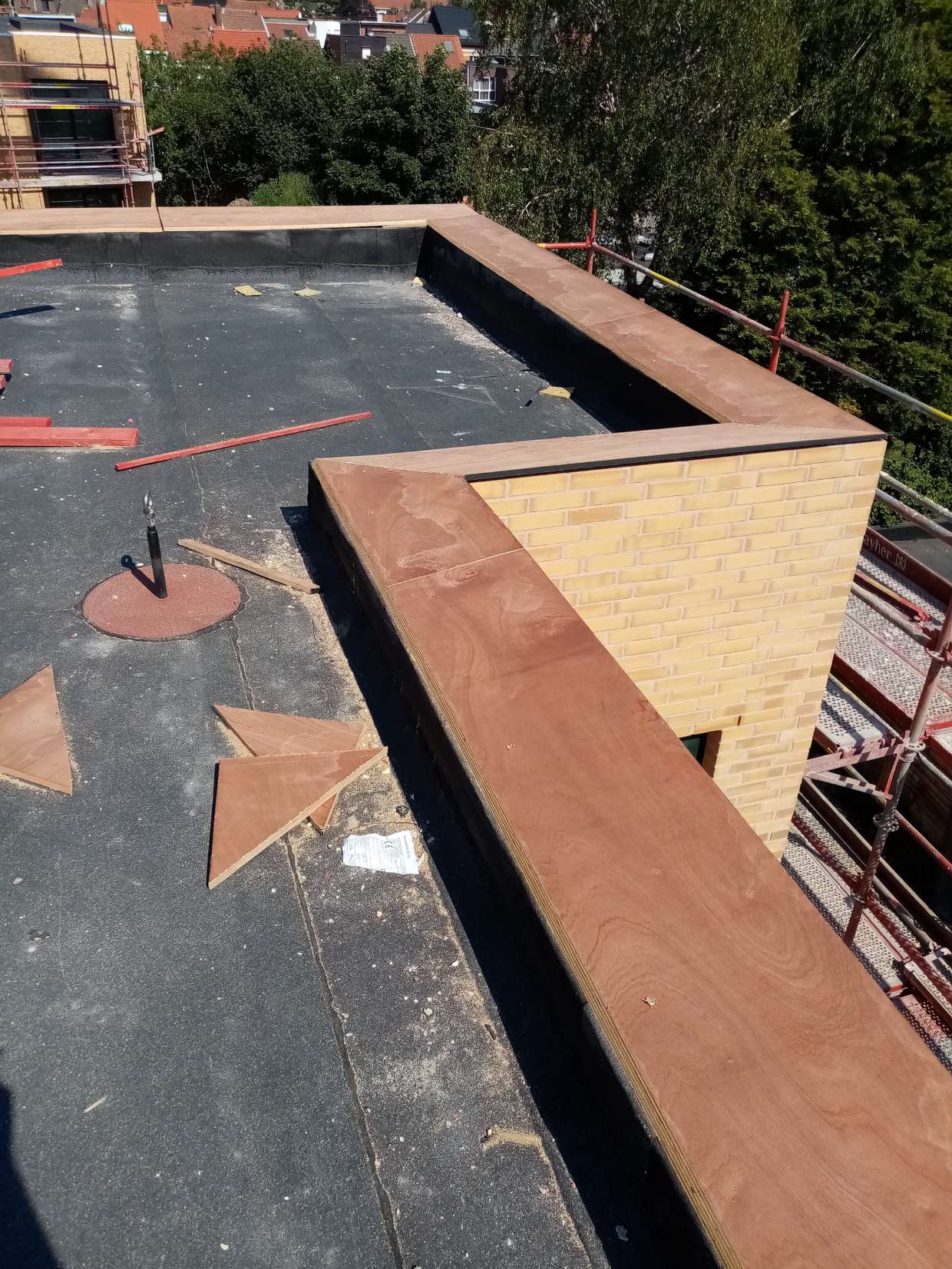 Afgewerkt plat dak met EPDM-roofing in Antwerpen